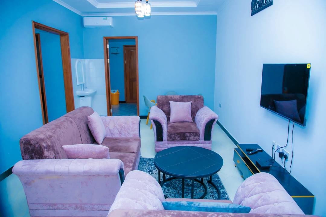 Luxury Investment Property – Fully Furnished 6 Units with Pool - 3
