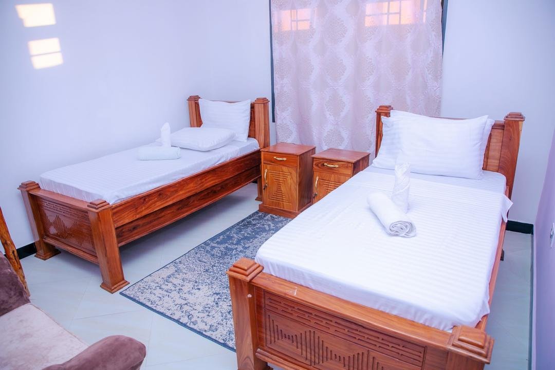 Luxury Investment Property – Fully Furnished 6 Units with Pool - 2